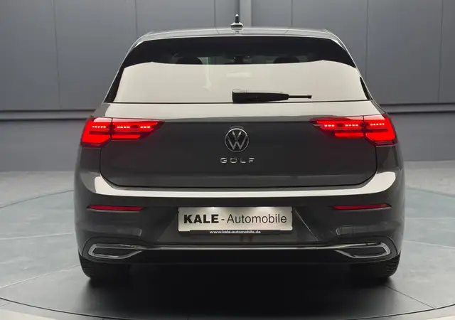Volkswagen Golf view 6