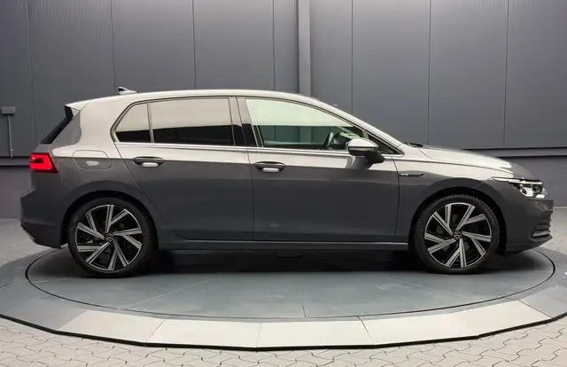 Volkswagen Golf view 9