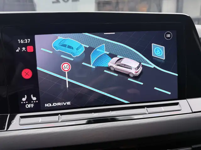 Volkswagen Golf view 21