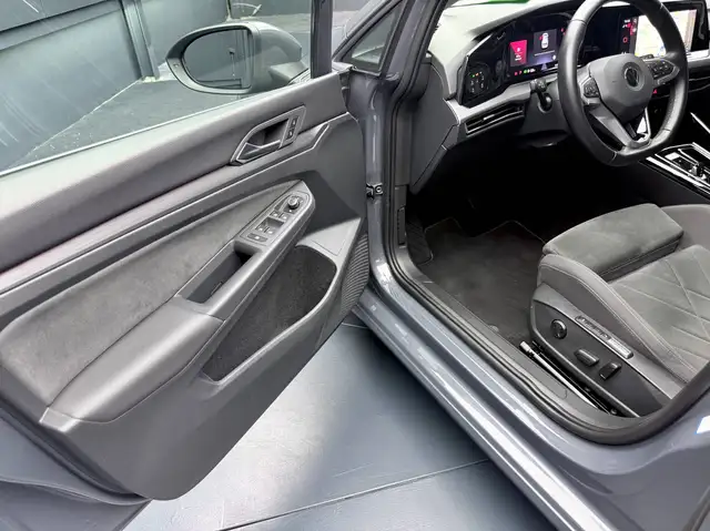 Volkswagen Golf view 26