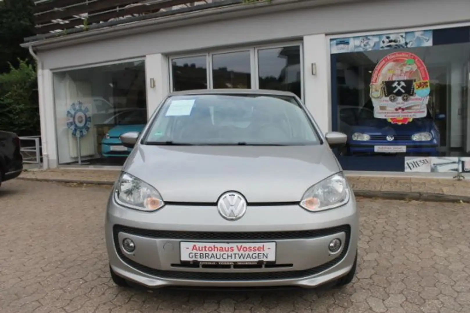 Volkswagen up! BlueMotion Technology high  Navi Klima Gris - 1