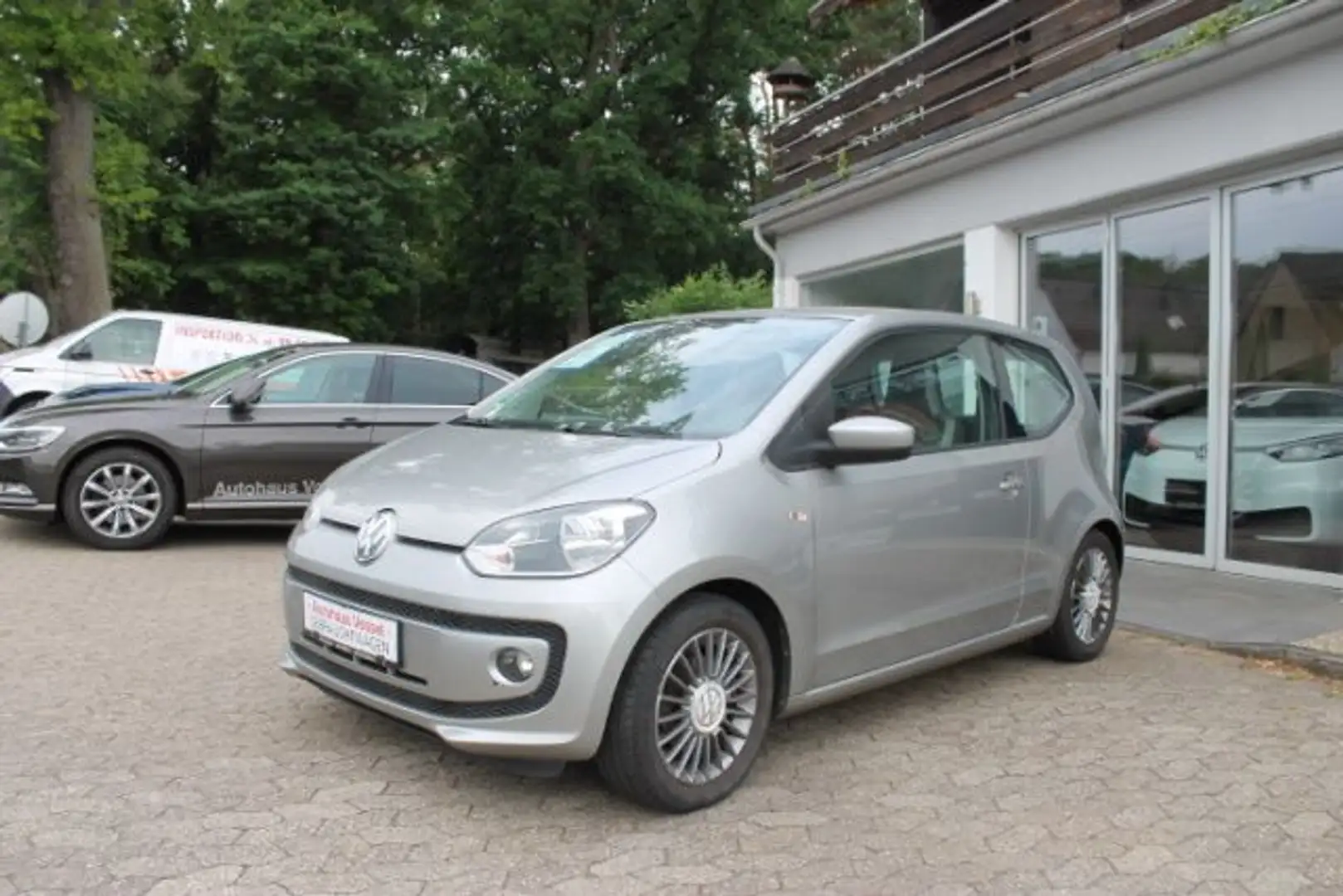 Volkswagen up! BlueMotion Technology high  Navi Klima Gris - 2