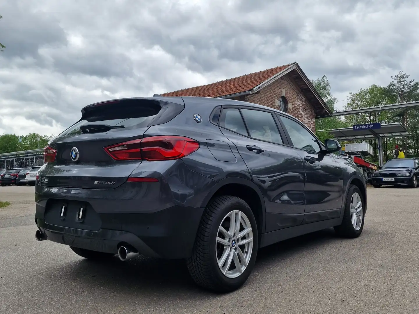 BMW X2 sDrive 20 i Advantage, TÜV Neu, Business, LED Grau - 2