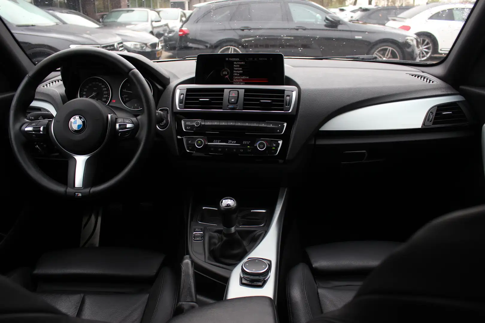 BMW 118 1-serie 118i M Sport / Leder / Navigatie / Parkeer Blanc - 2