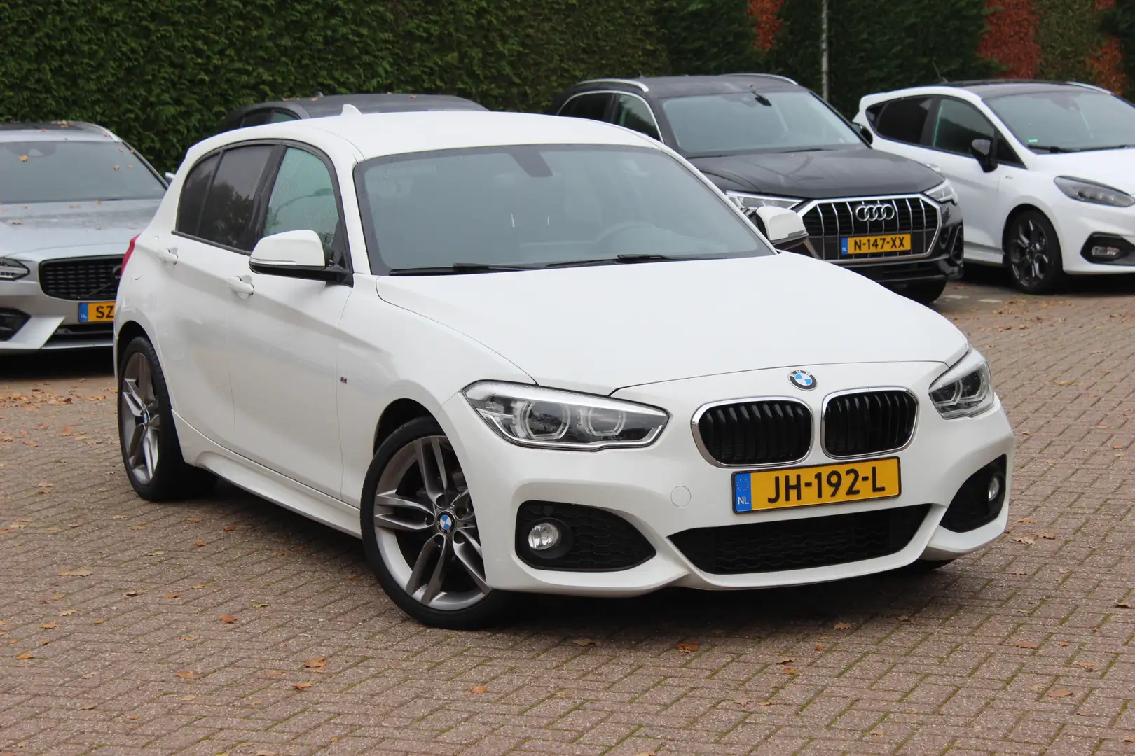 BMW 118 1-serie 118i M Sport / Leder / Navigatie / Parkeer Blanc - 1