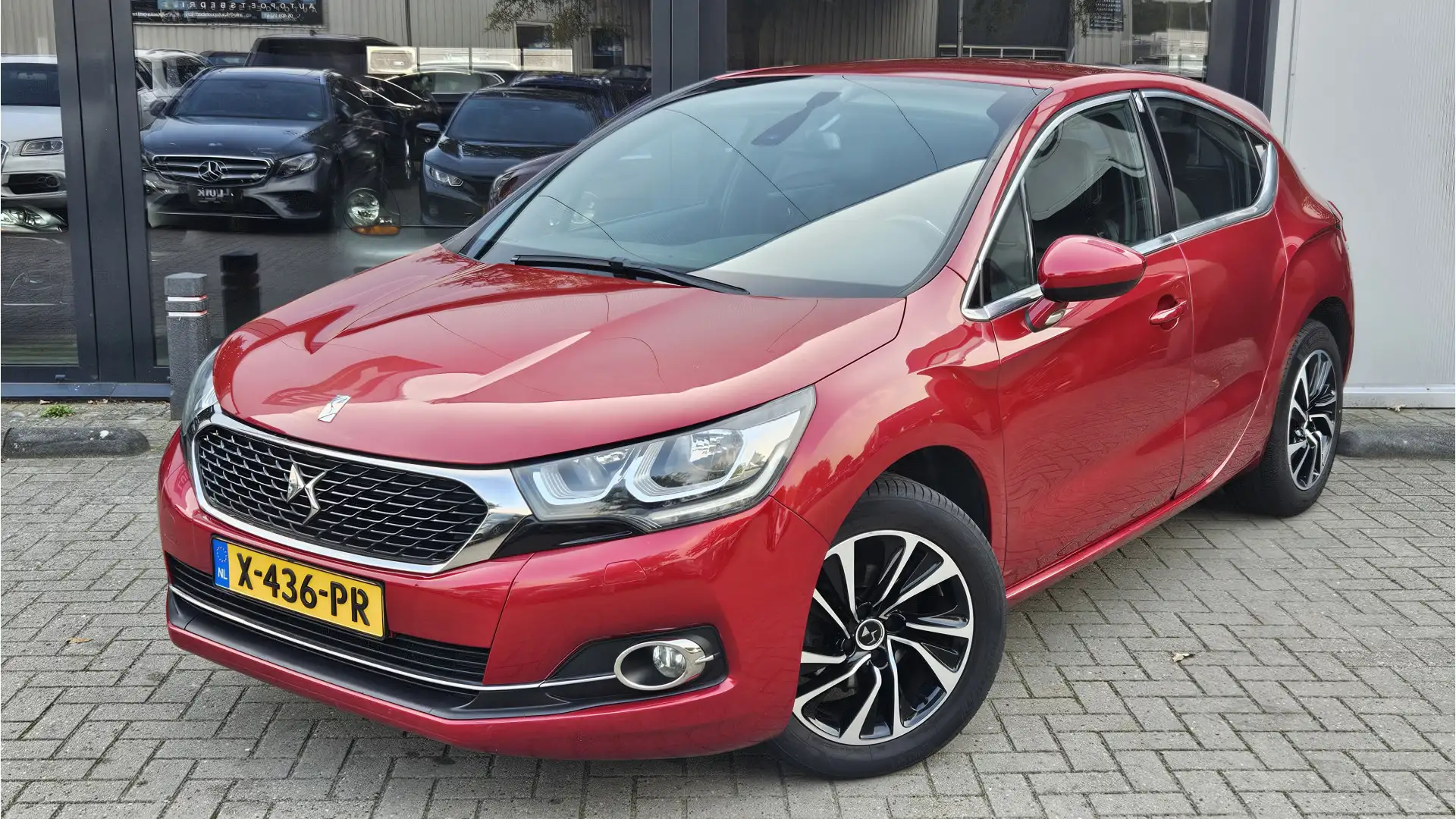 DS Automobiles DS 4 1.2 PureTech So Chic + LEER + NAVI + LM VELGEN Roşu - 2