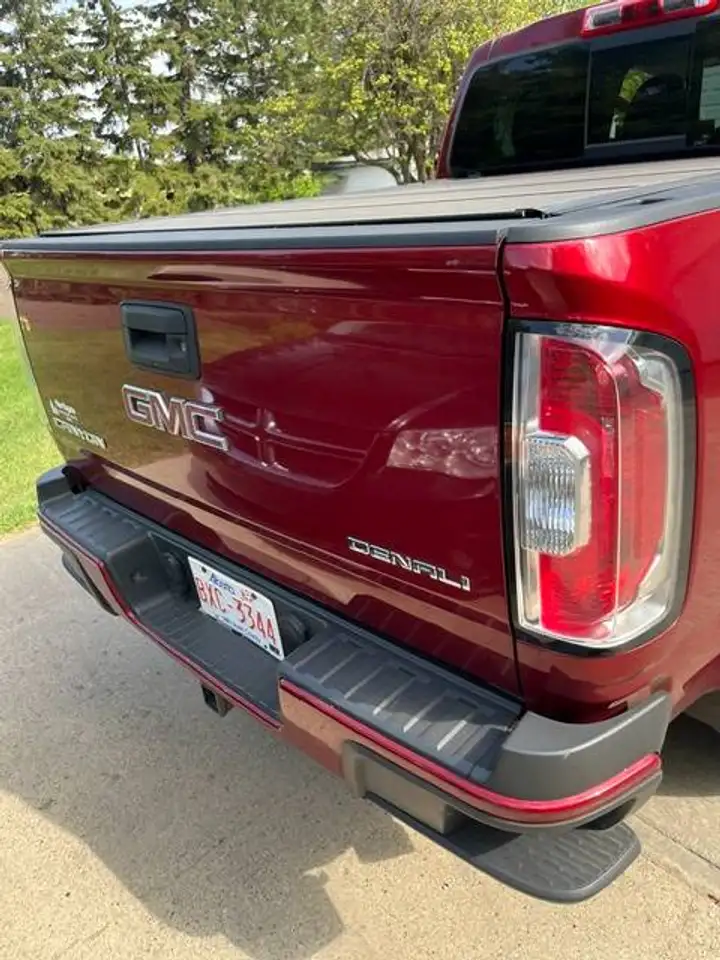GMC Canyon снимка GMC Canyon