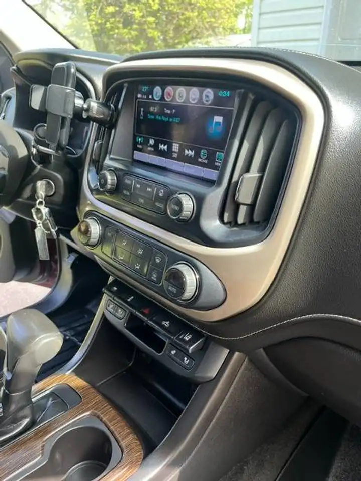GMC Canyon снимка GMC Canyon