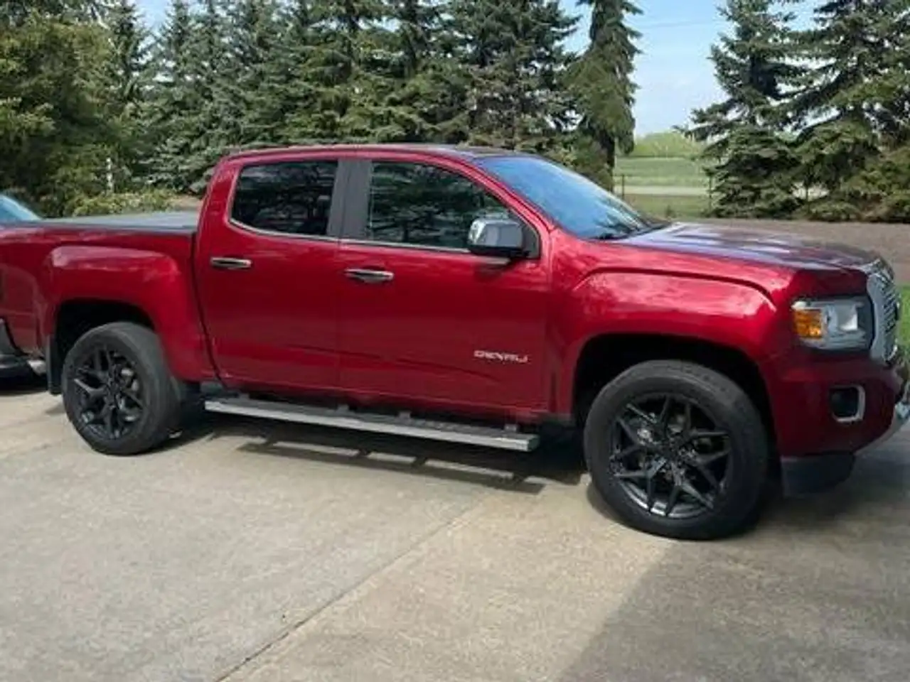 GMC Canyon снимка GMC Canyon