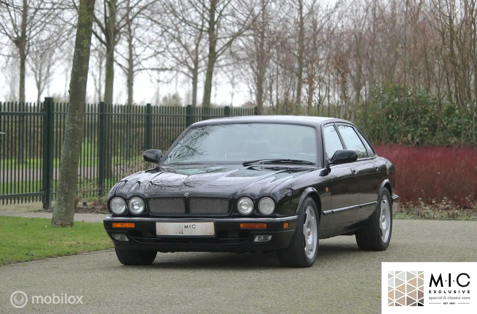 Jaguar XJR 4.0 S/C | 01-1995 | 326.185 km | Inruil welkom. Noir - 2