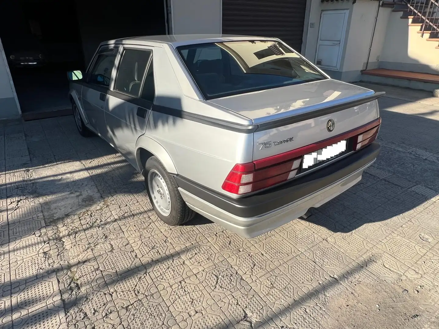 Alfa Romeo 75 75 2.0 ts Silber - 2