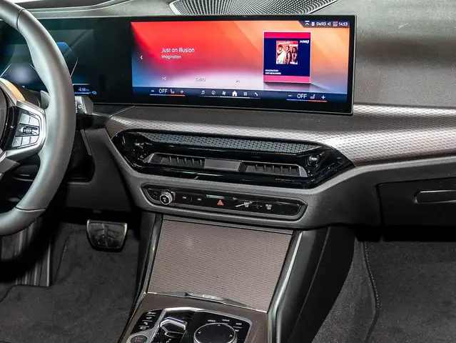 BMW 3 Series view 6