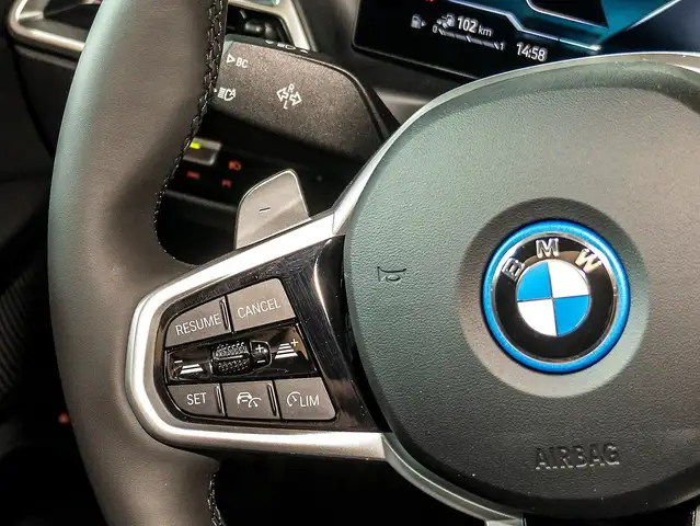 BMW 3 Series view 13