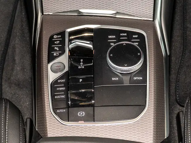 BMW 3 Series view 9