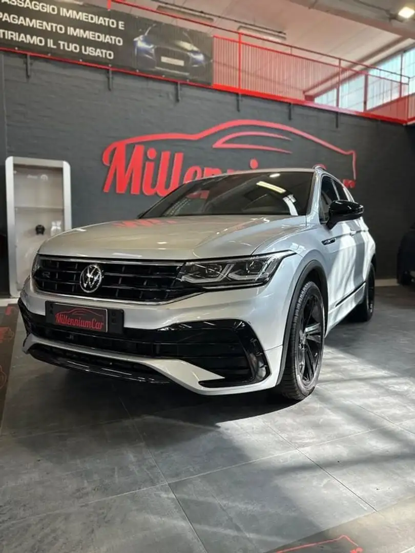 Volkswagen Tiguan 1.5 TSI 150CV DSG ACT R-Line chilometri certifica Gris - 1