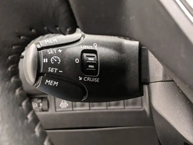 Peugeot 2008 view 10