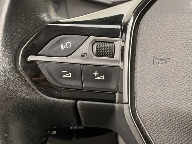 Peugeot 2008 view 11