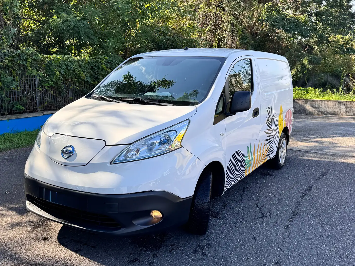 Nissan E-V200 Blanco - 1