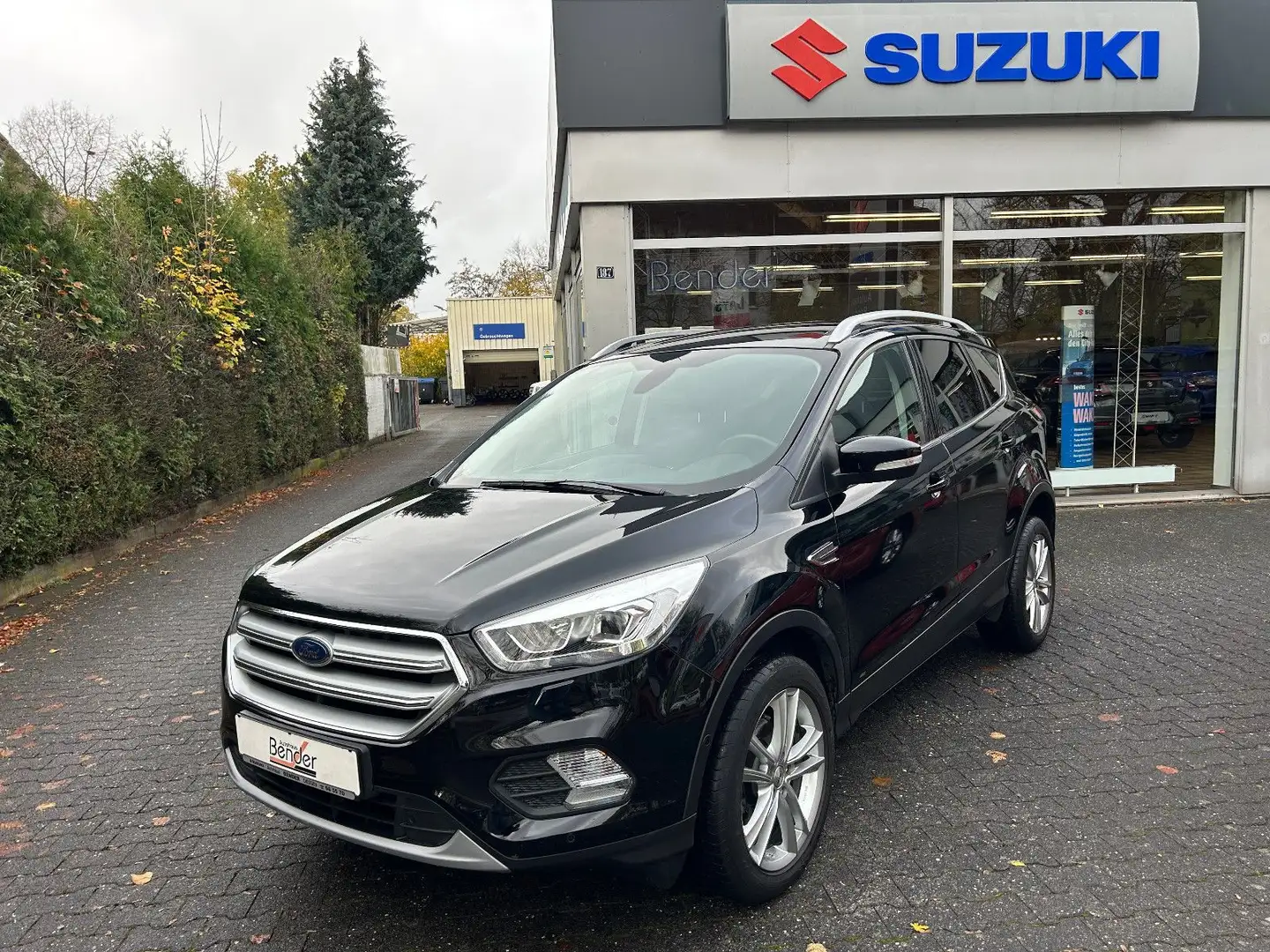 Ford Kuga Cool & Connect NAVI AHK KLIMAAUTO LED PDC Schwarz - 1