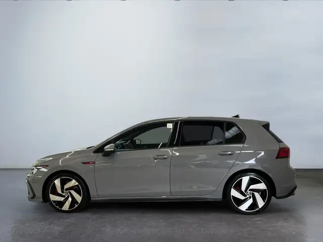 Volkswagen Golf view 3