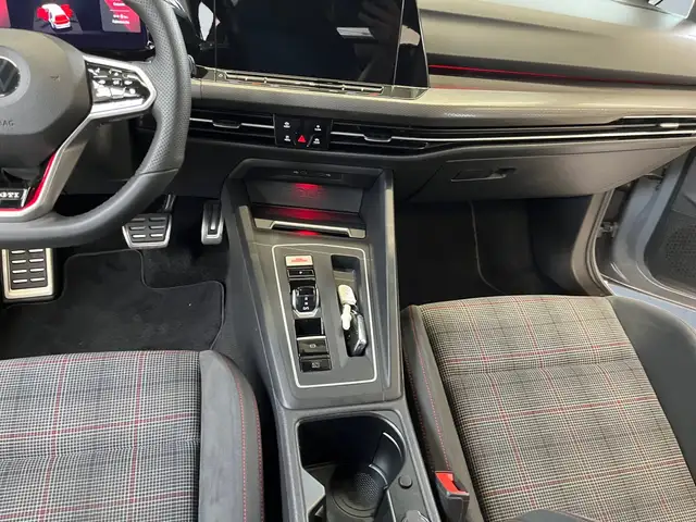 Volkswagen Golf view 9
