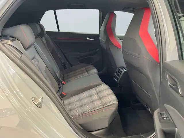 Volkswagen Golf view 11