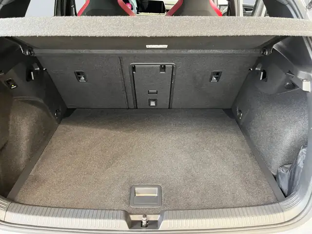 Volkswagen Golf view 14