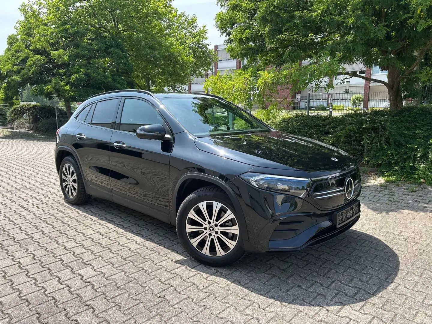 Mercedes-Benz EQA -Klasse EQA 350 4Matic AMG Leder Panorama Siyah - 2