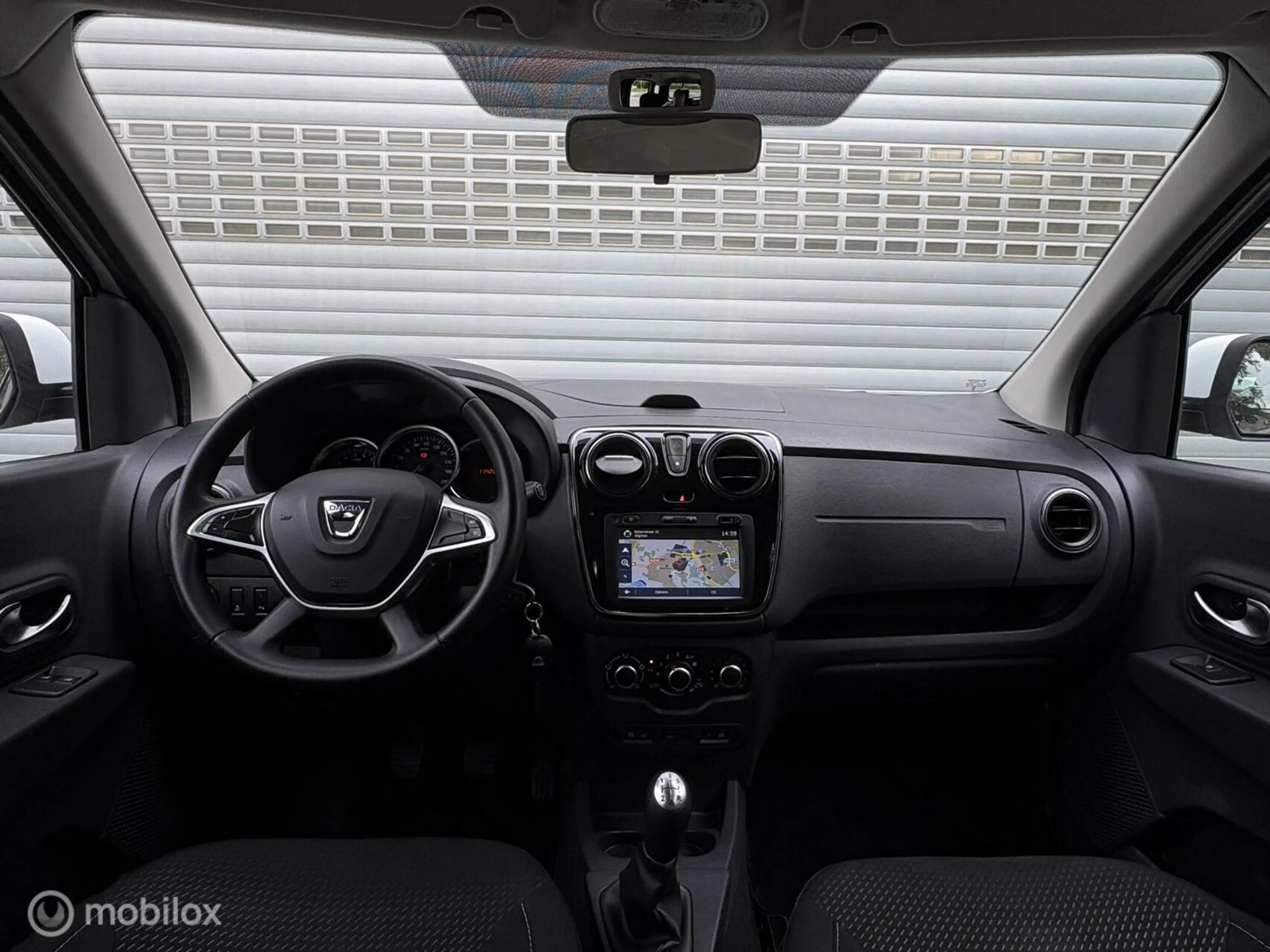 Dacia Lodgy 1.2 TCe *CRUISE*NAVI*P-SENSOREN*ISOFIX — photo 3