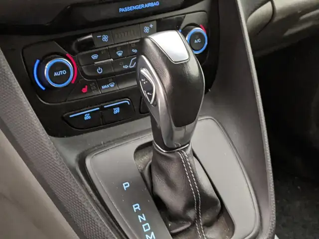 Ford Transit Connect view 14