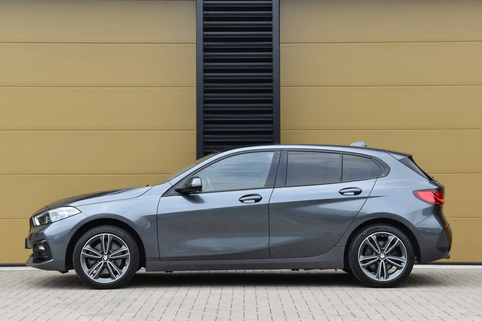 BMW 118 1-serie 118i Executive Edition * Sport line * Lich Gris - 2