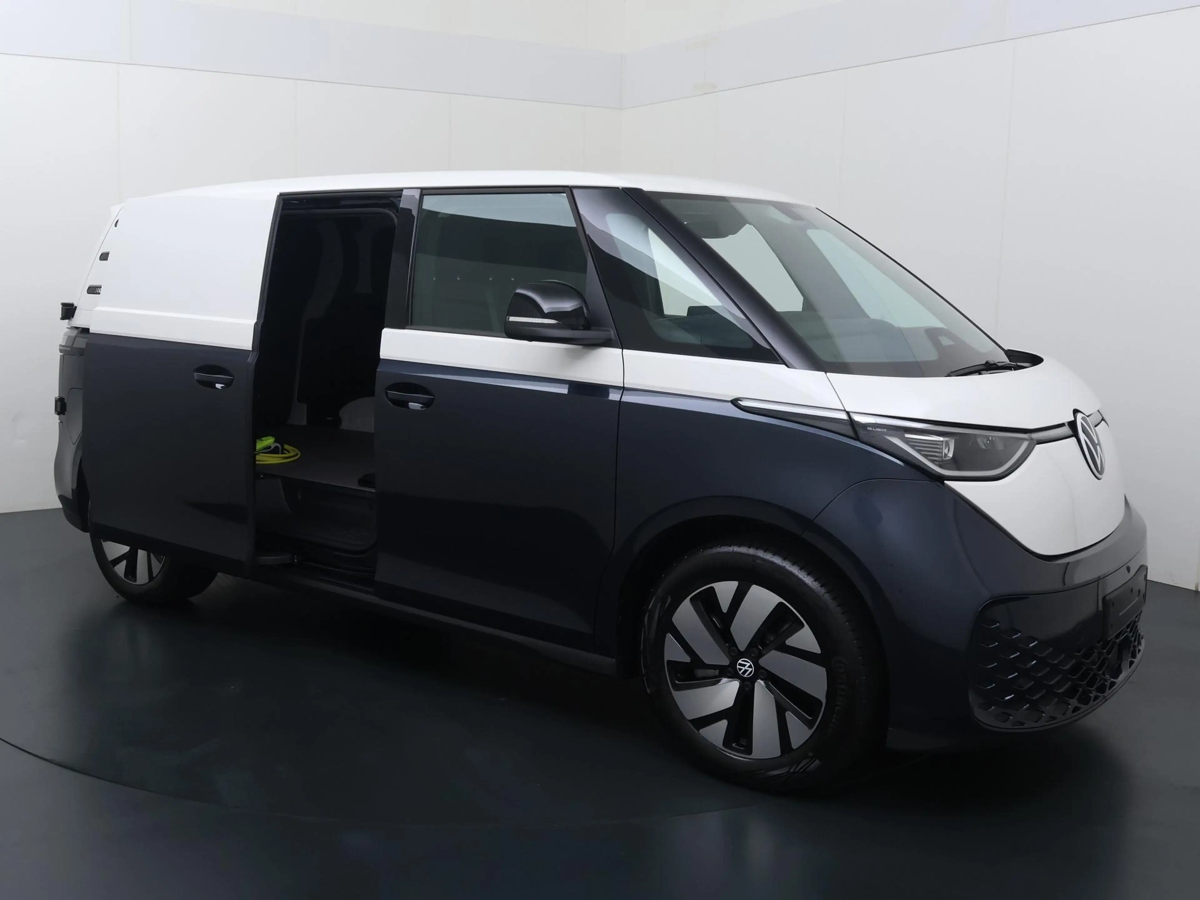 Volkswagen ID. Buzz Cargo Bedrijfswagens Bulli Limited Edition Elektromotor — photo 4