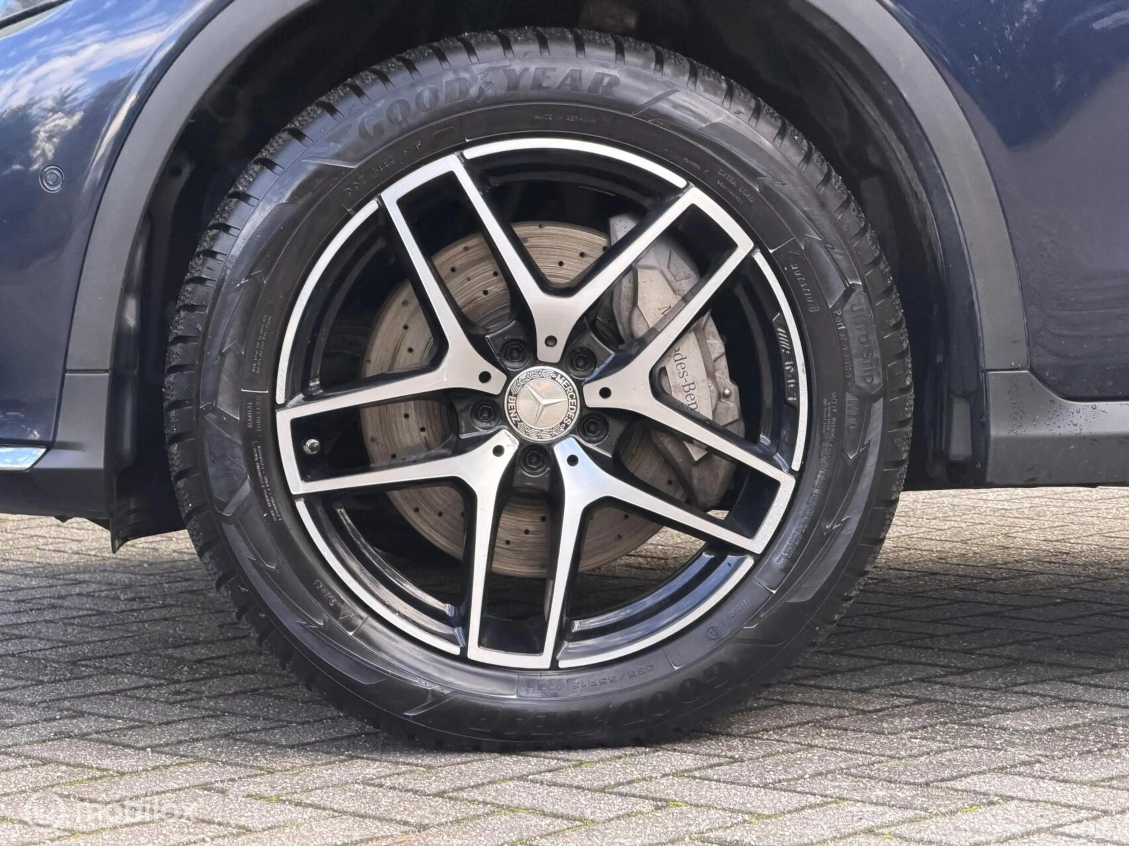 Mercedes-Benz GLC 350 350e 4MATIC Distronic + Burmester Pano Memory Keyl — photo 6