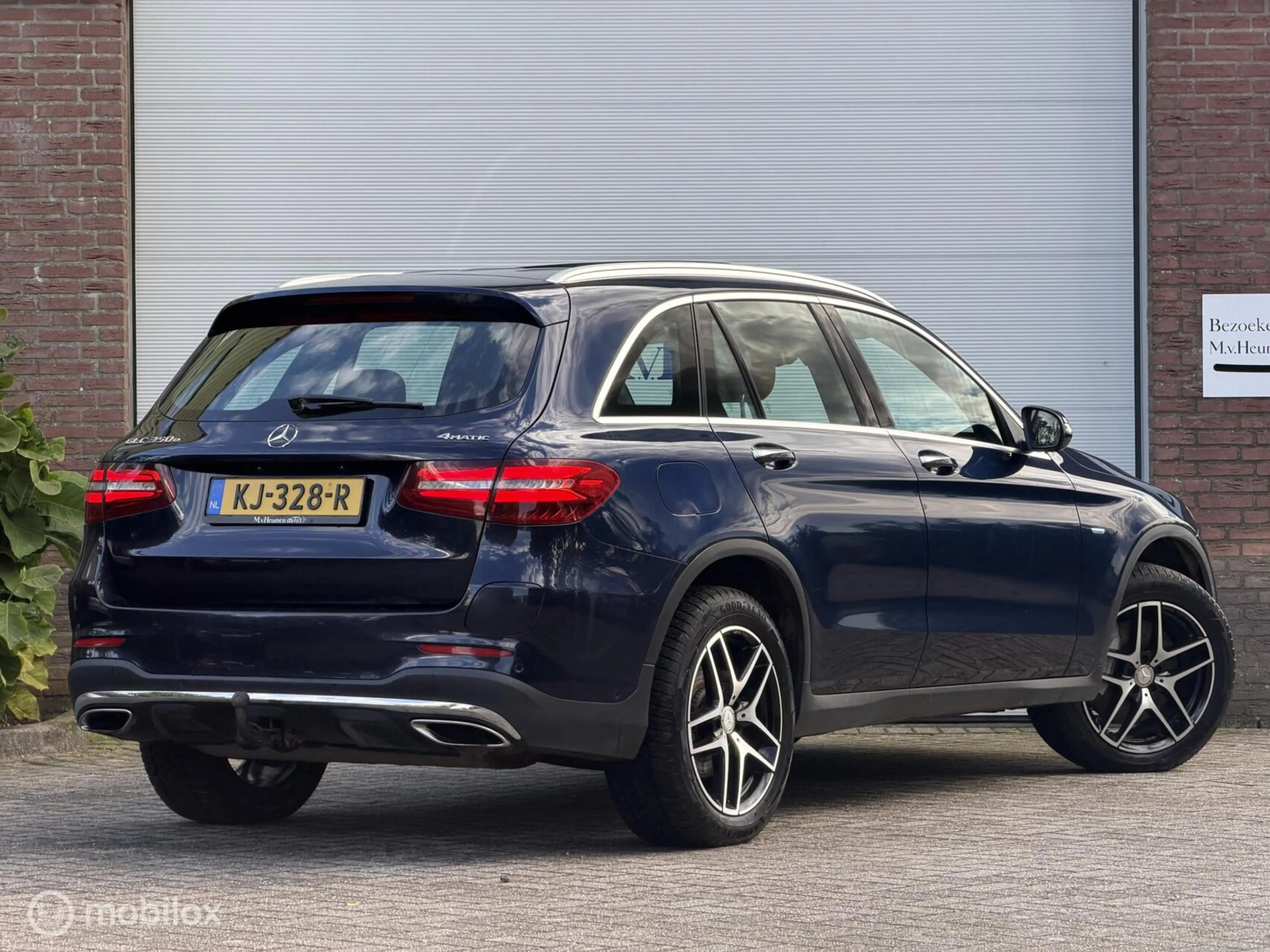 Mercedes-Benz GLC 350 350e 4MATIC Distronic + Burmester Pano Memory Keyl — photo 7