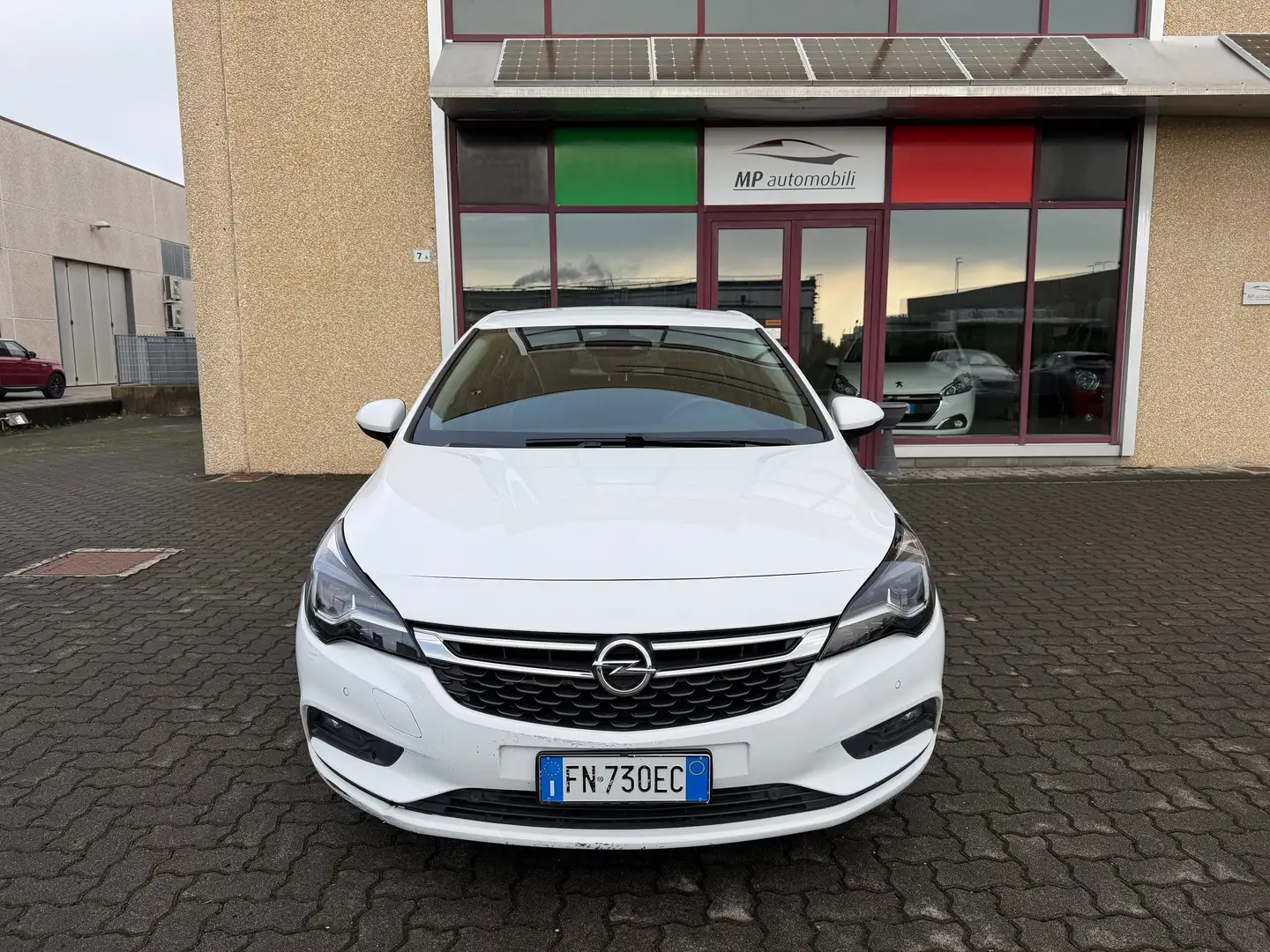Opel Astra Astra 5p 1.6 cdti biturbo Innovation+GANCIO TRAINO Bianco - 2