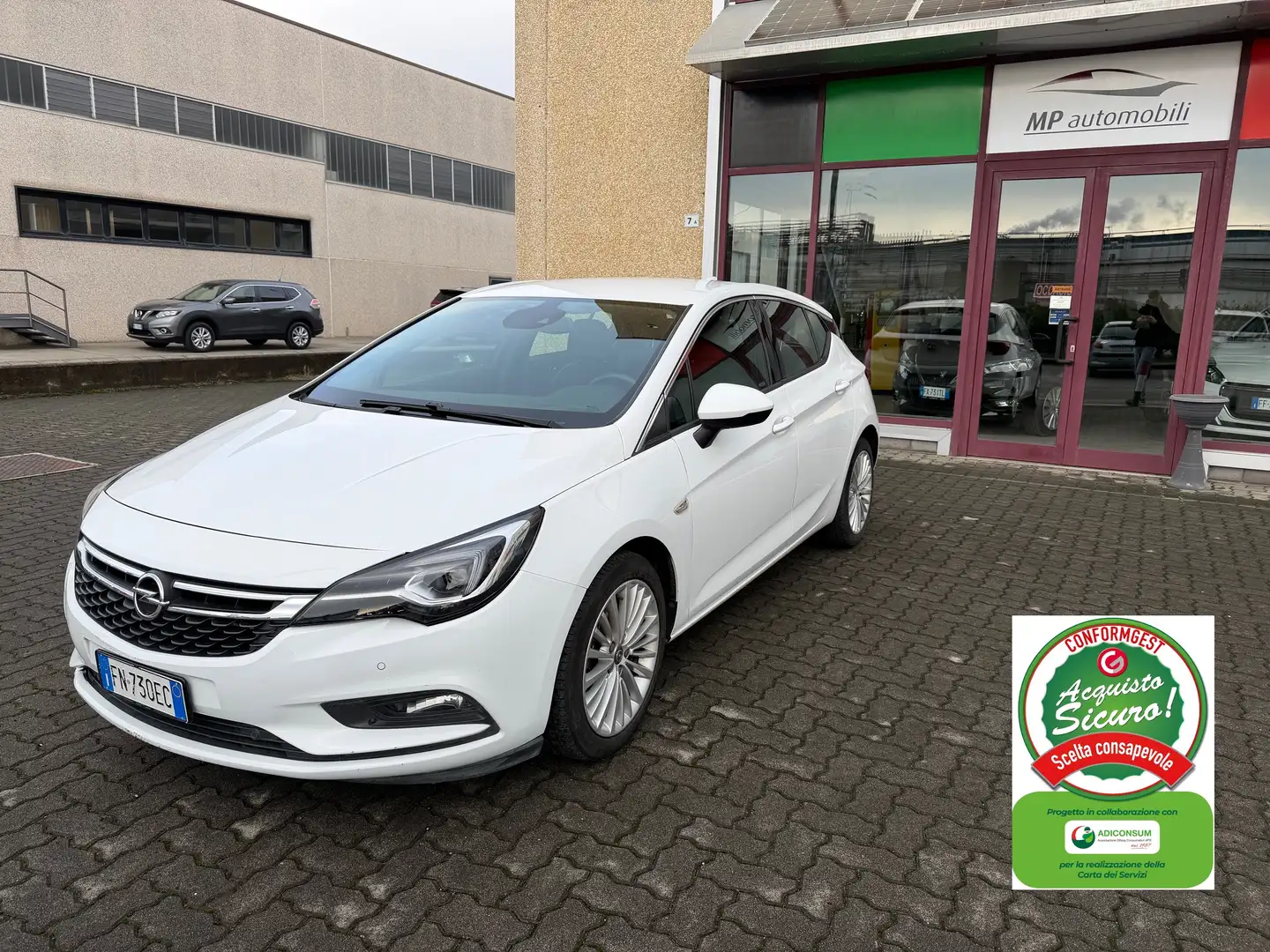 Opel Astra Astra 5p 1.6 cdti biturbo Innovation+GANCIO TRAINO Bianco - 1