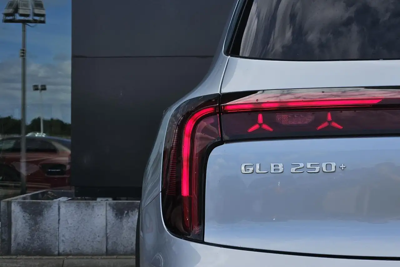 Mercedes-Benz GLB 2026