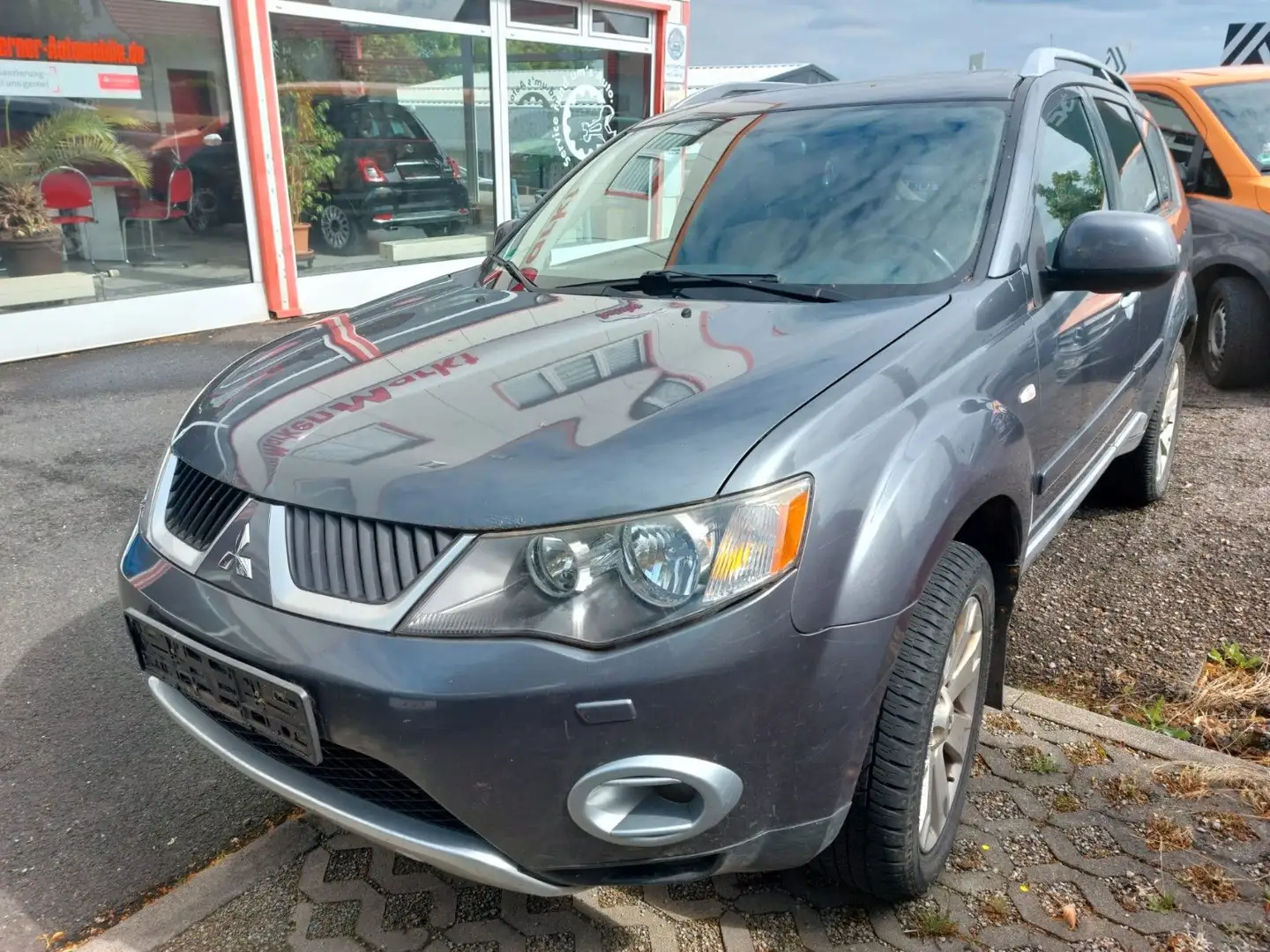 Mitsubishi Outlander 2.0 DI-D Inform Grau - 1
