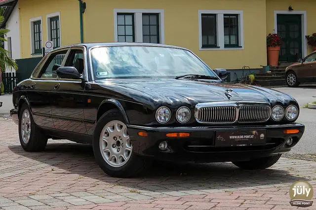 Jaguar XJ 8 Sovereign Executive 4.0 (X308) – Britische Lu...