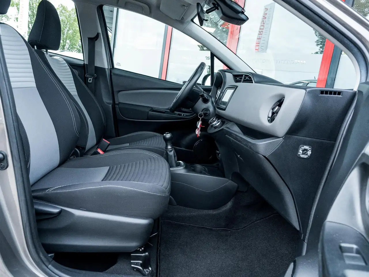 Toyota Yaris 1.0 VVT-i Connect Achteruitrijcamera Airco M, миниатюра 30