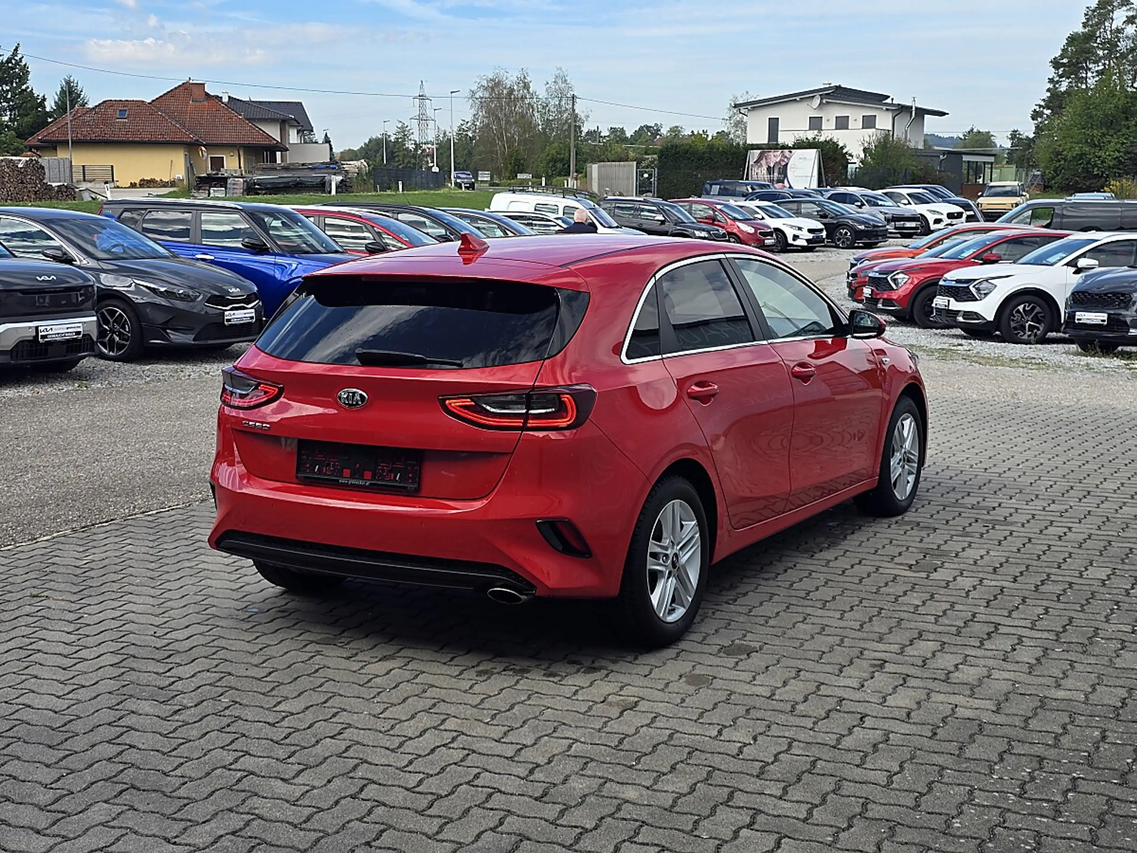 Kia Ceed / cee'd Ceed 1.6 CRDI Silber DCT Aut. — photo 3