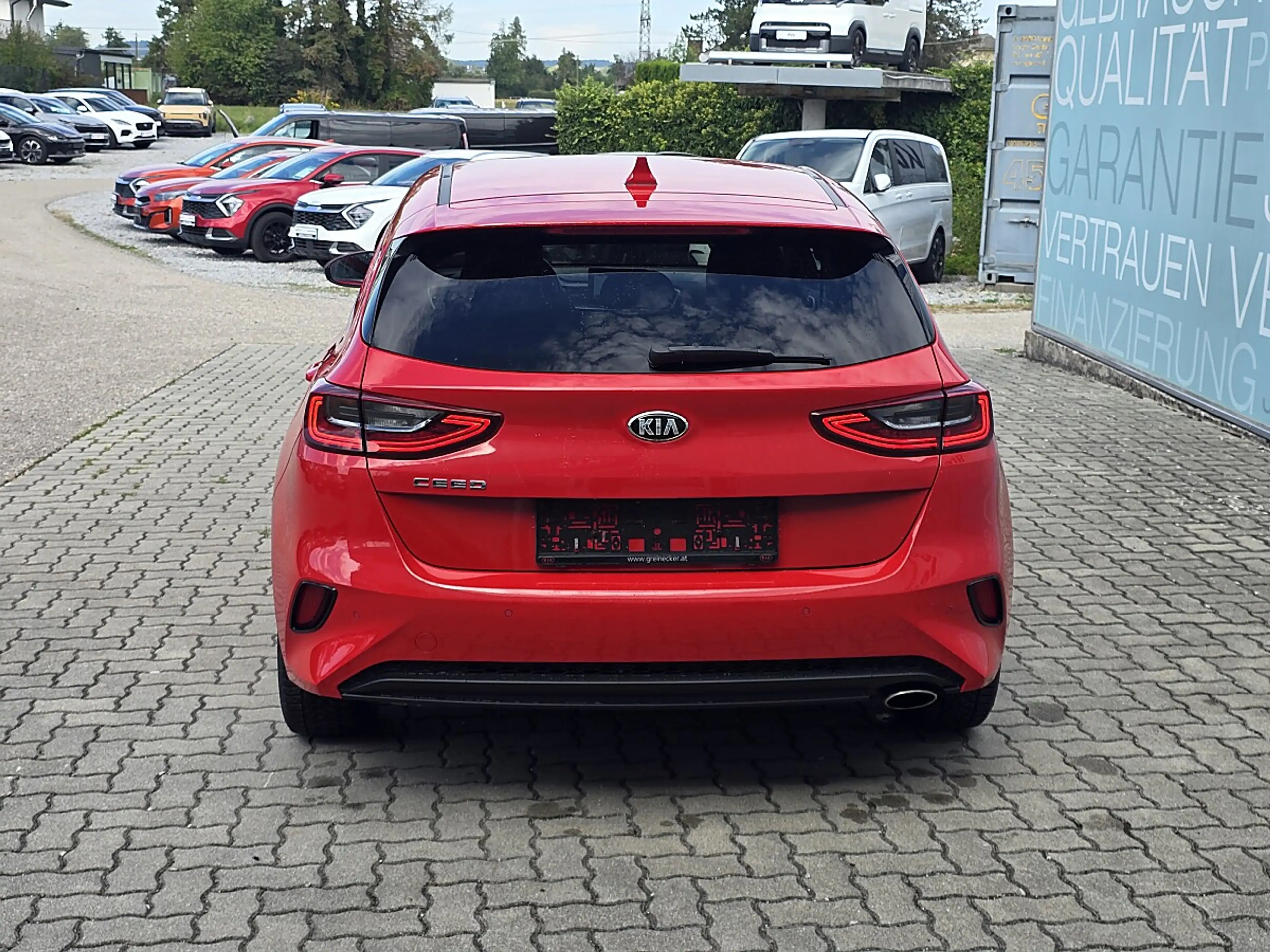 Kia Ceed / cee'd Ceed 1.6 CRDI Silber DCT Aut. — photo 7