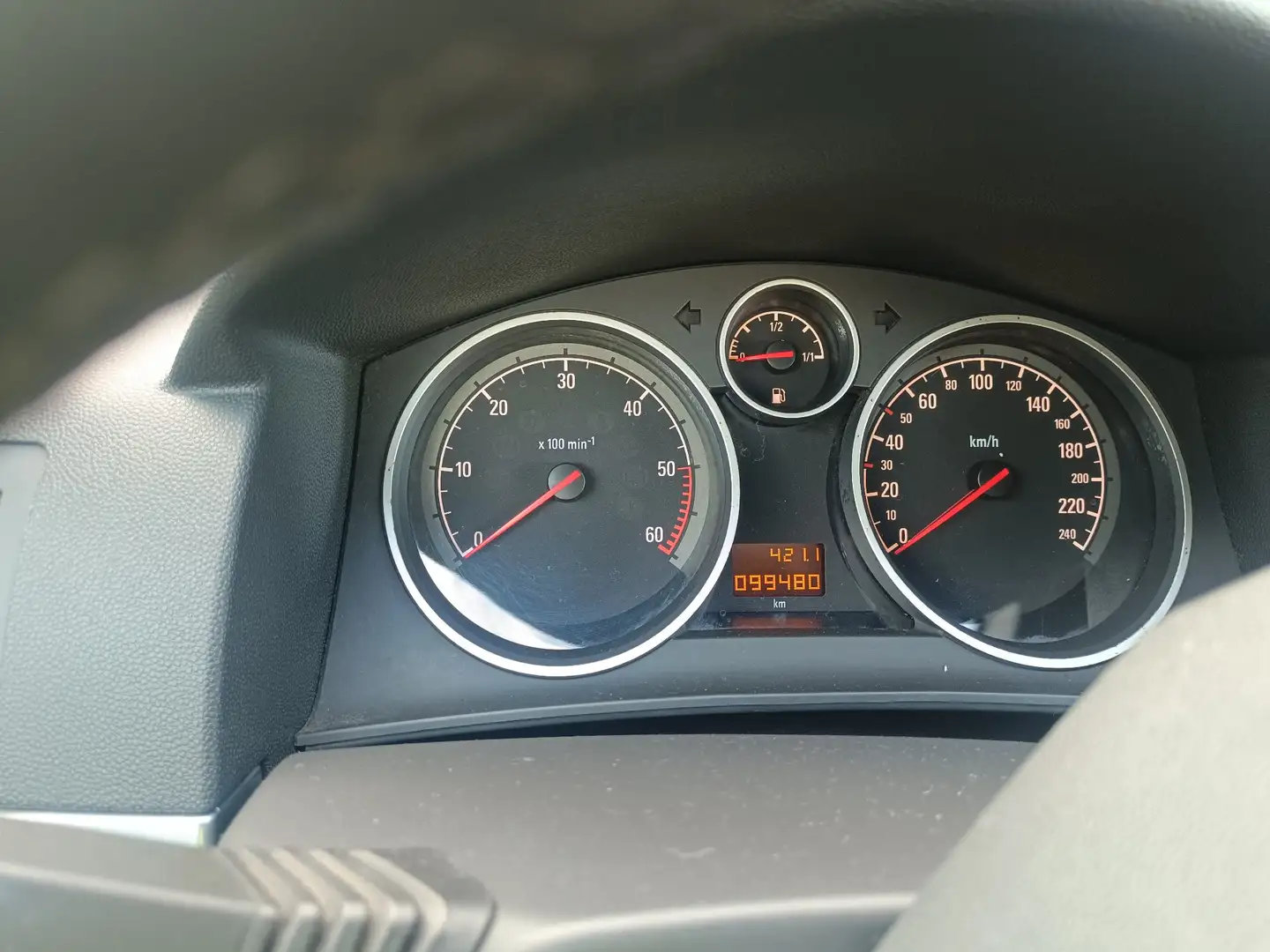 Opel Astra Twintop 1.9 cdti Cosmo 6m - 2