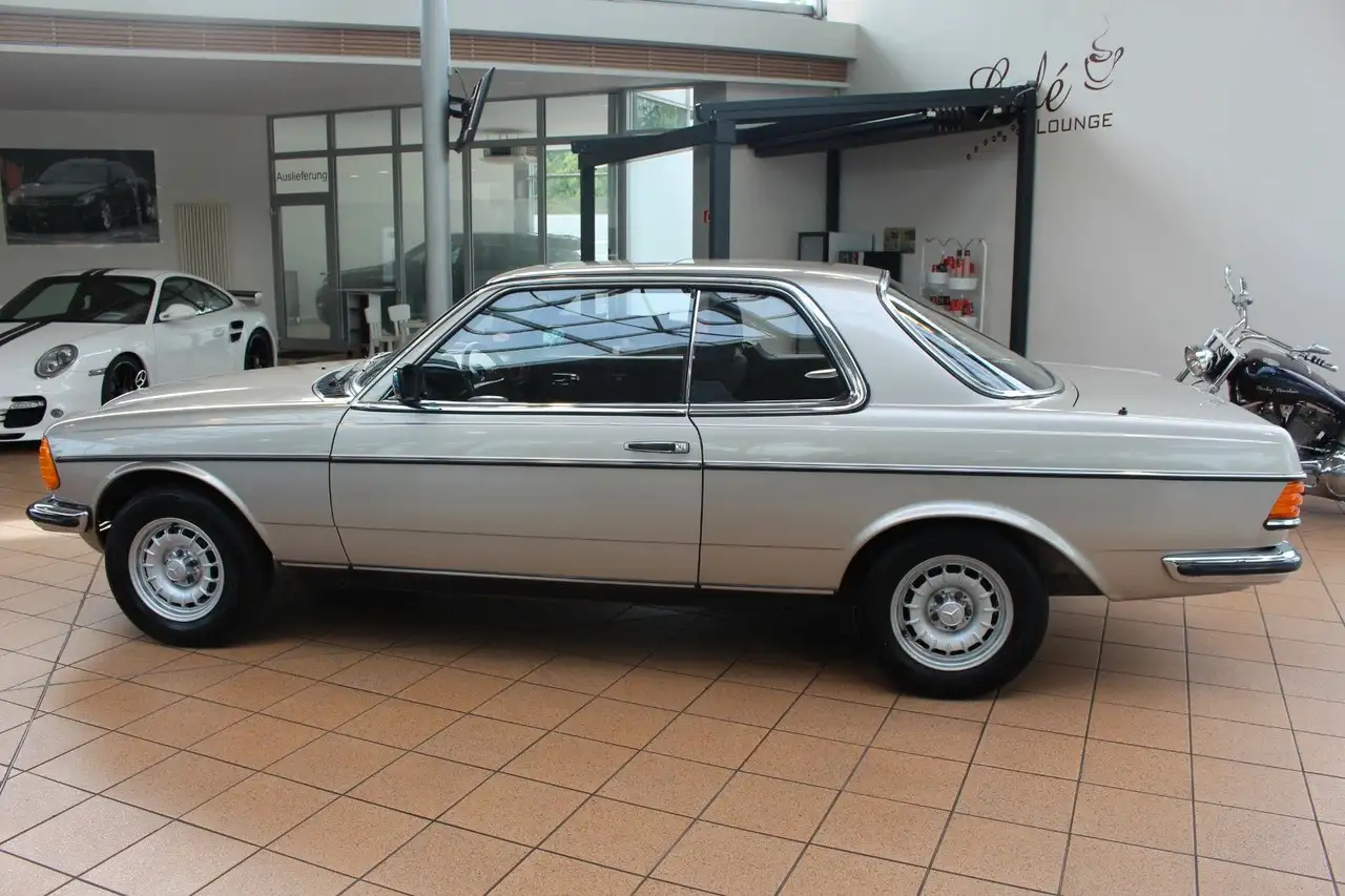 Mercedes-Benz 230 CE+W123 +H-ZULASSUNG+, foto 1