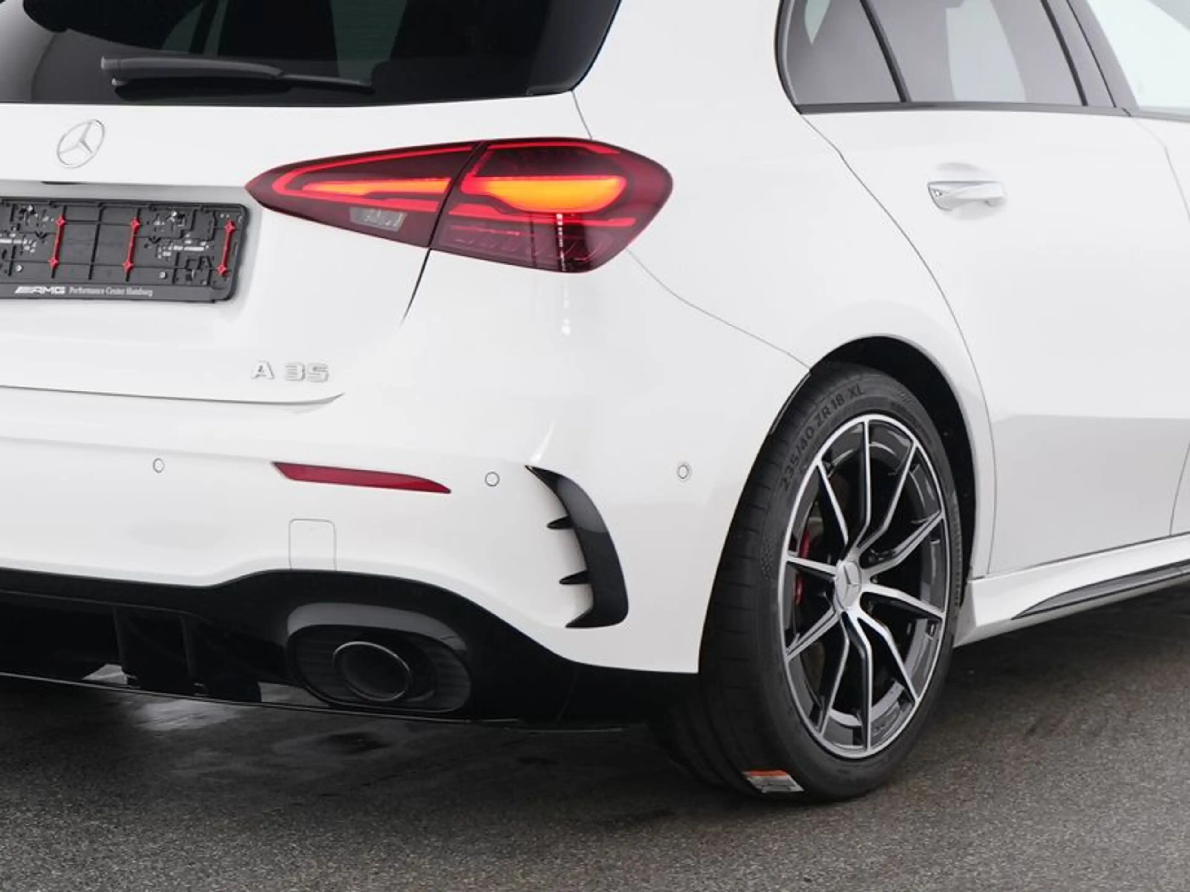 Mercedes-Benz A 35 AMG 4M AMG-Sport/Pano/Aero/MLB/Night/360/18 — photo 5