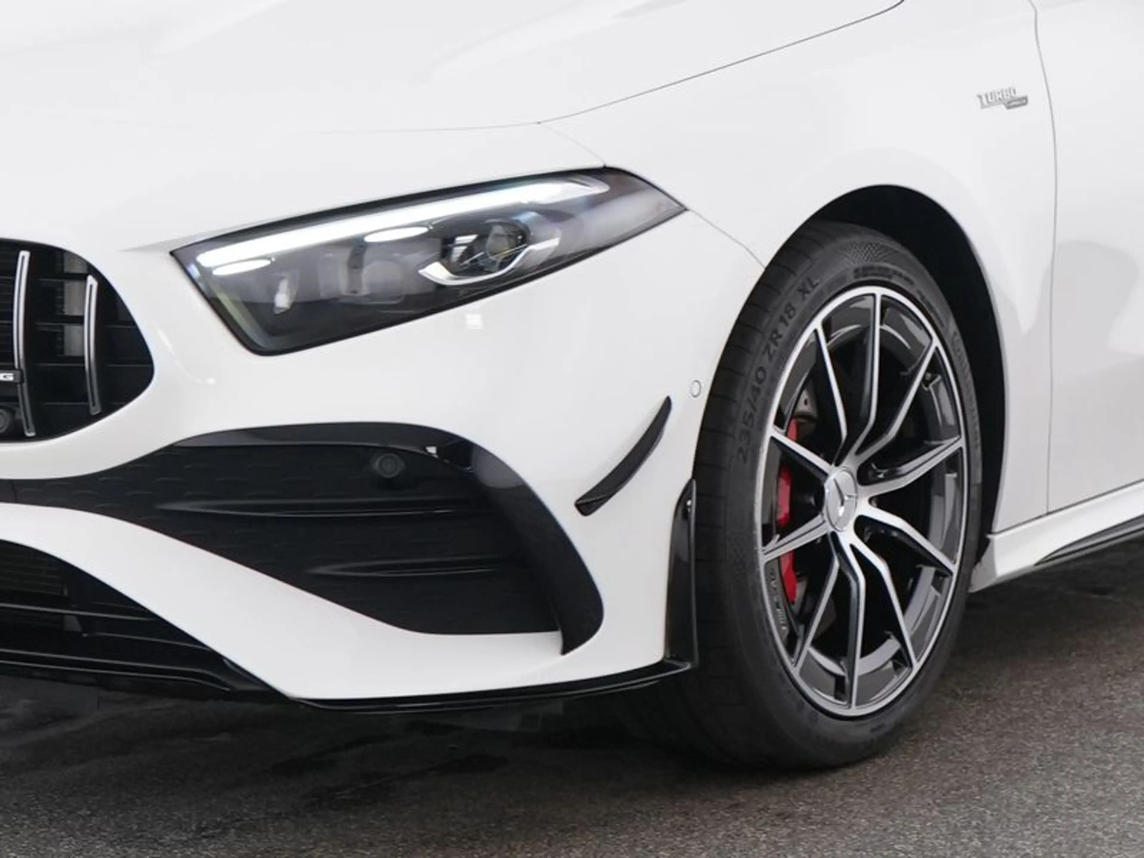Mercedes-Benz A 35 AMG 4M AMG-Sport/Pano/Aero/MLB/Night/360/18 — photo 4