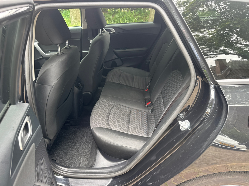 Kia Ceed SW / cee'd SW Sportswagon 1.0 T-GDi ComfortLine. Wij zijn altijd — photo 11