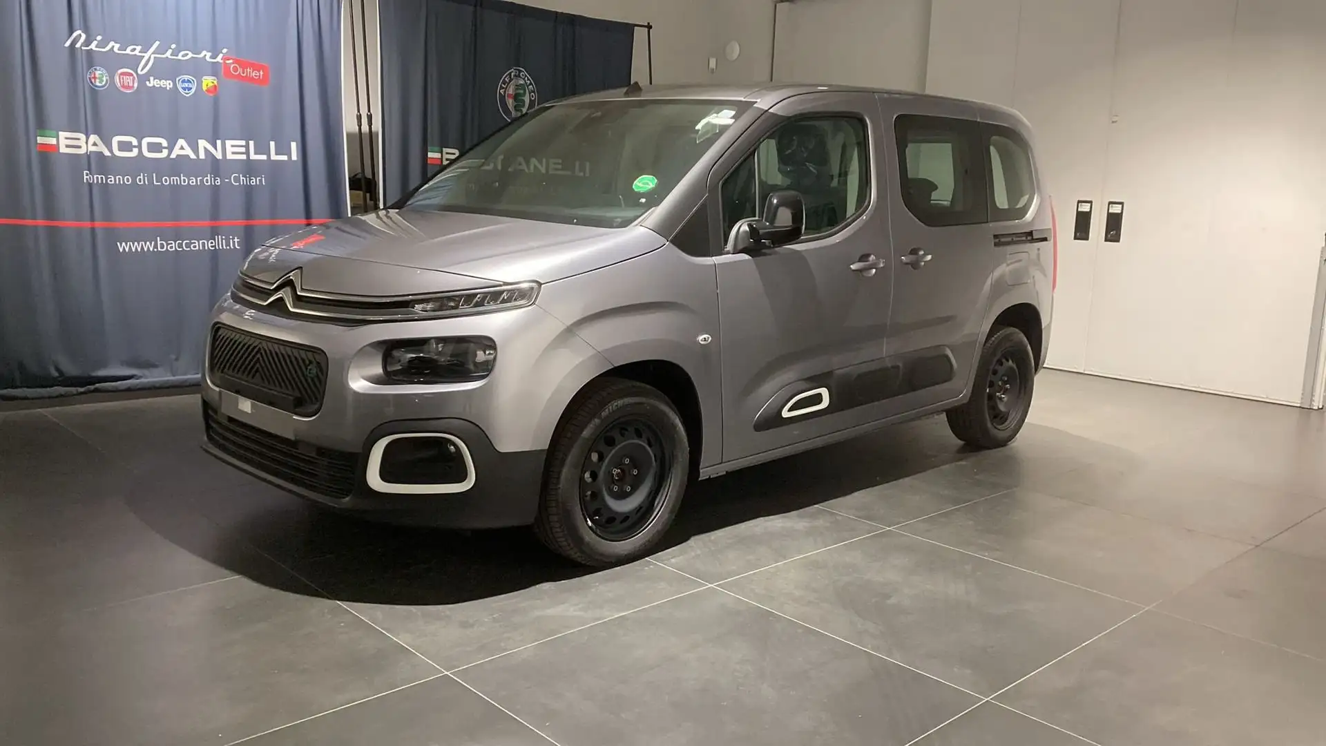 Citroen Berlingo e-Berlingo motore elettrico 136 CV M Feel Argento - 1