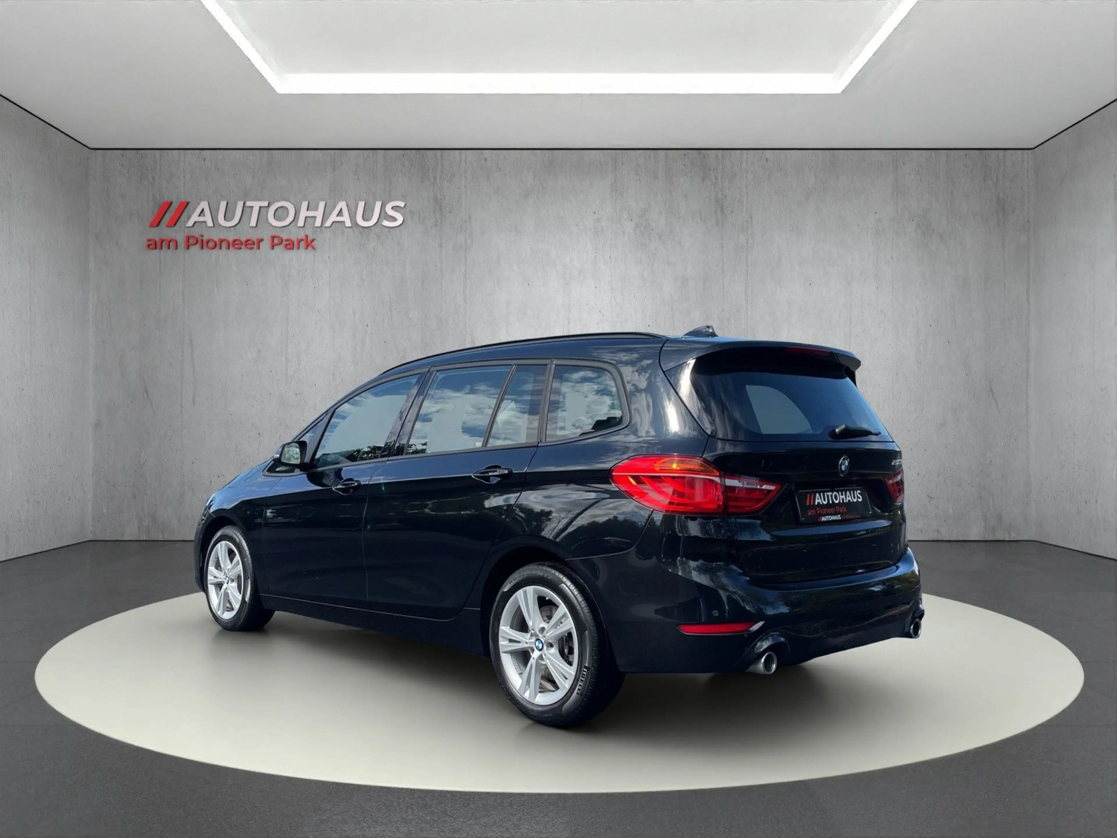 BMW 220 2 220d Advantage Aut.*LED*NAVI*KLIMA*GRA*PDC*SHZ — photo 3