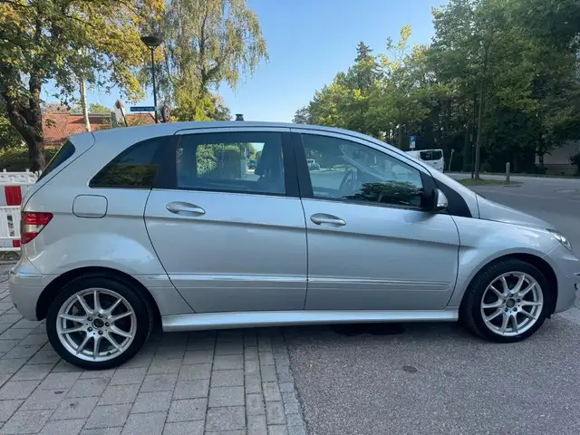 Mercedes-Benz B-Class view 6
